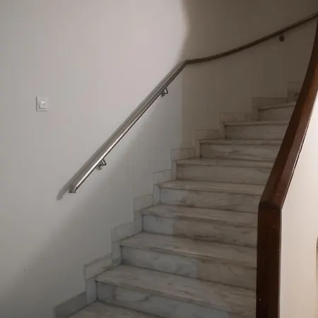 Sis Urban Apartment *